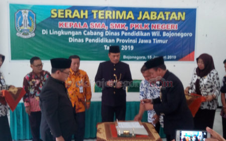 14 Kepala SMA/SMK Resmi Tempati Jabatan Baru